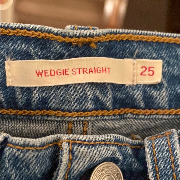Levi's Wedgie Straight jeans; worn once; size 25 - Picture 8 of 10